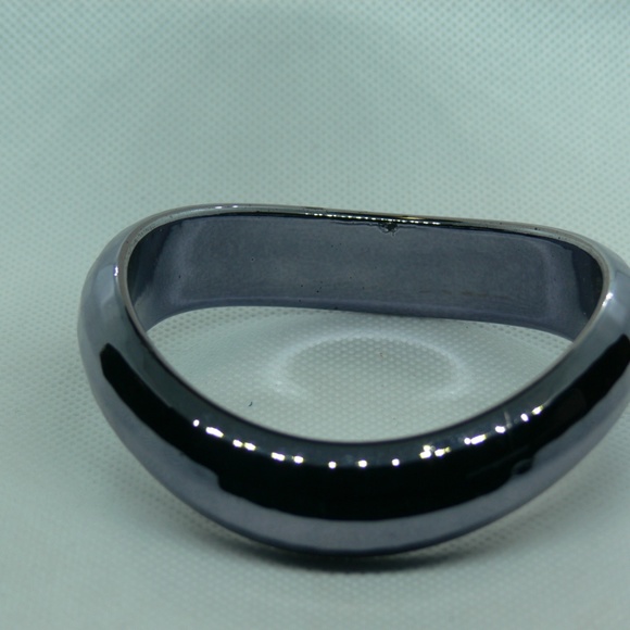 Women Plastic Acrylic Bangle Cute Bracelet - Picture 3 of 4